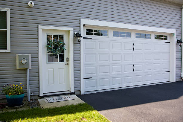 24/7 Emergency Garage Door Installation experts in Bennington, NE